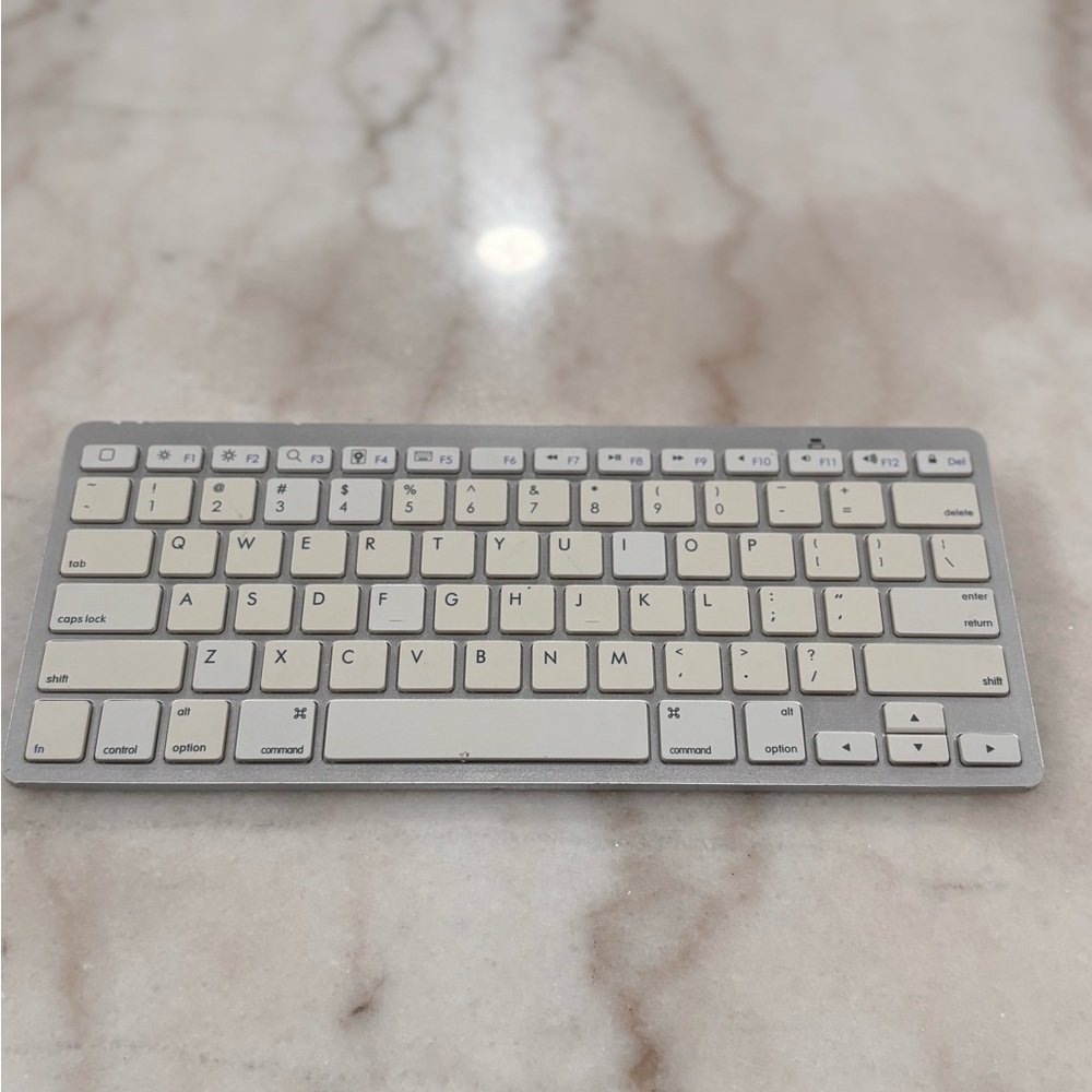 OMOTON White Bluetooth Keyboard iPad 10th Gen iPad 10.2 (9th/8th/7th), iPad Pro